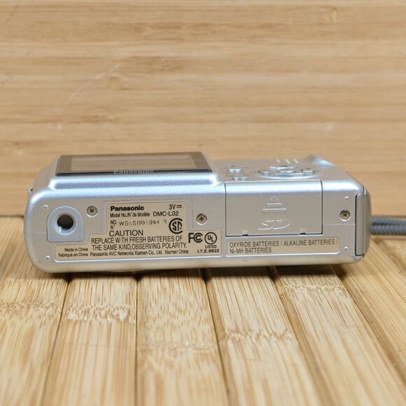 Panasonic Lumix DMC-LS2 5MP Digital Camera, with 3X Optical Zoom - Picture 8 of 9